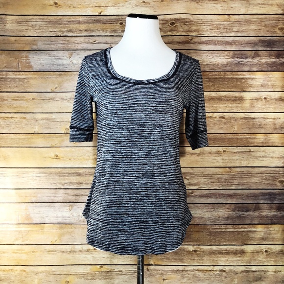 Athleta Tops - Athleta Grey Stripe Breezy Top Short Sleeve Tee